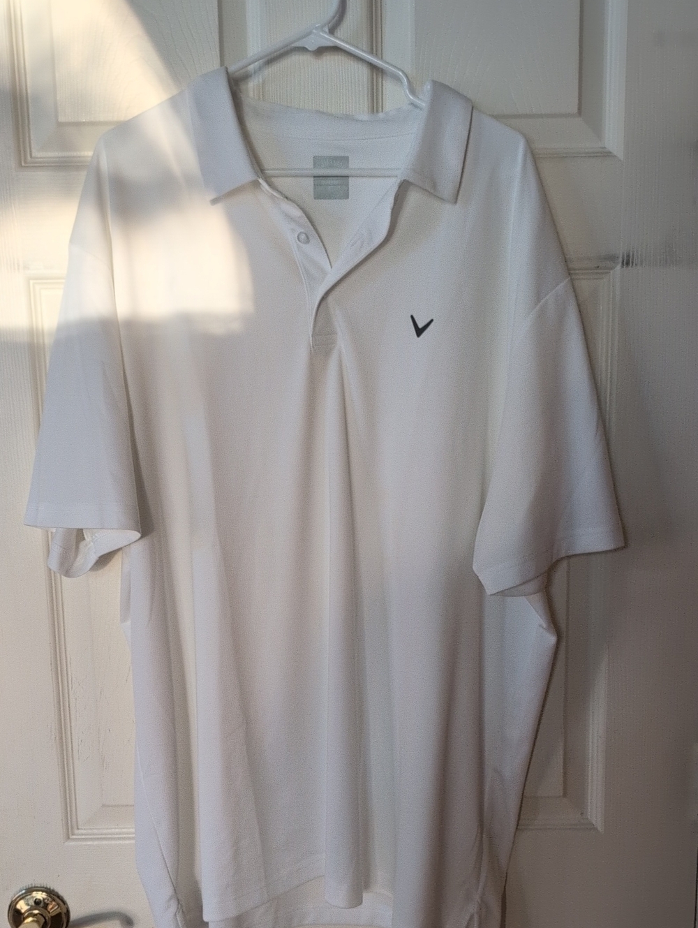 Callaway White Men's Golf Polo with Subtle Chevron Logo